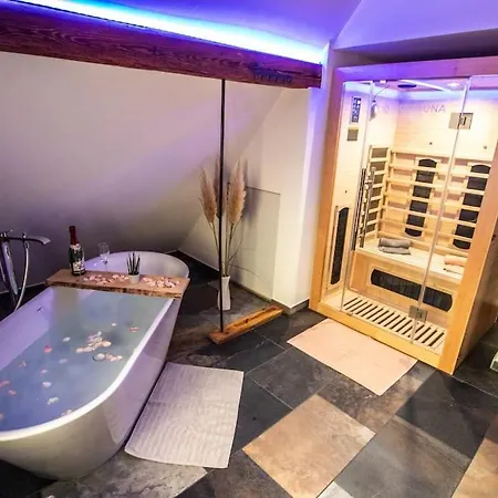 Сasa de vacaciones Torwaerterhaus Mit Geschichte Neubulach