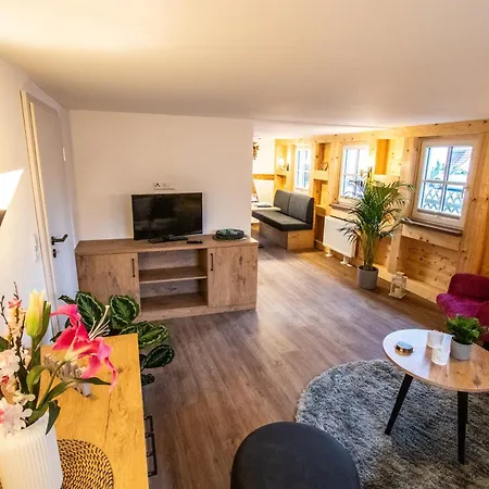 Torwaerterhaus Mit Geschichte *